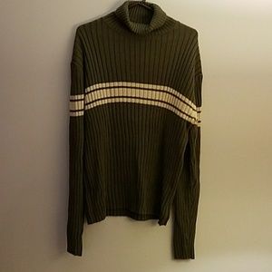 Men's olive green turtleneck size large